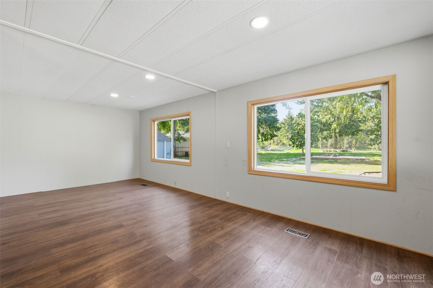 31061 W Lake Morton Drive SE, Kent, WA 98042