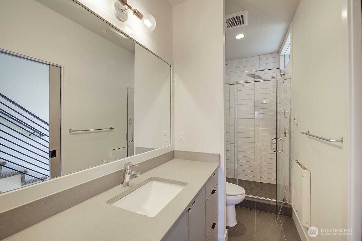 908 N 46th Street #E, Seattle, WA 98103