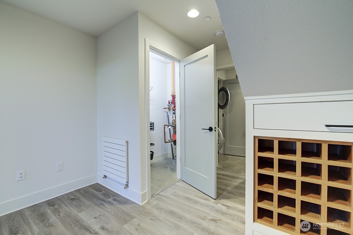 908 N 46th Street #E, Seattle, WA 98103