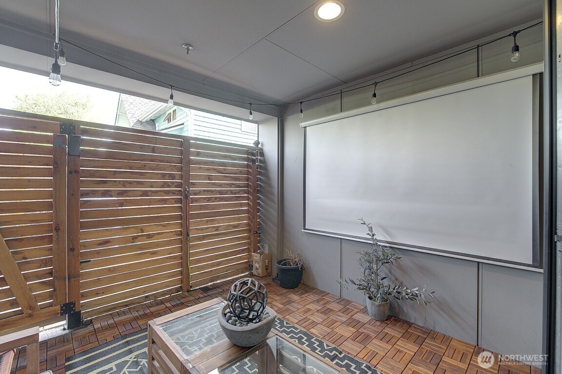 908 N 46th Street #E, Seattle, WA 98103