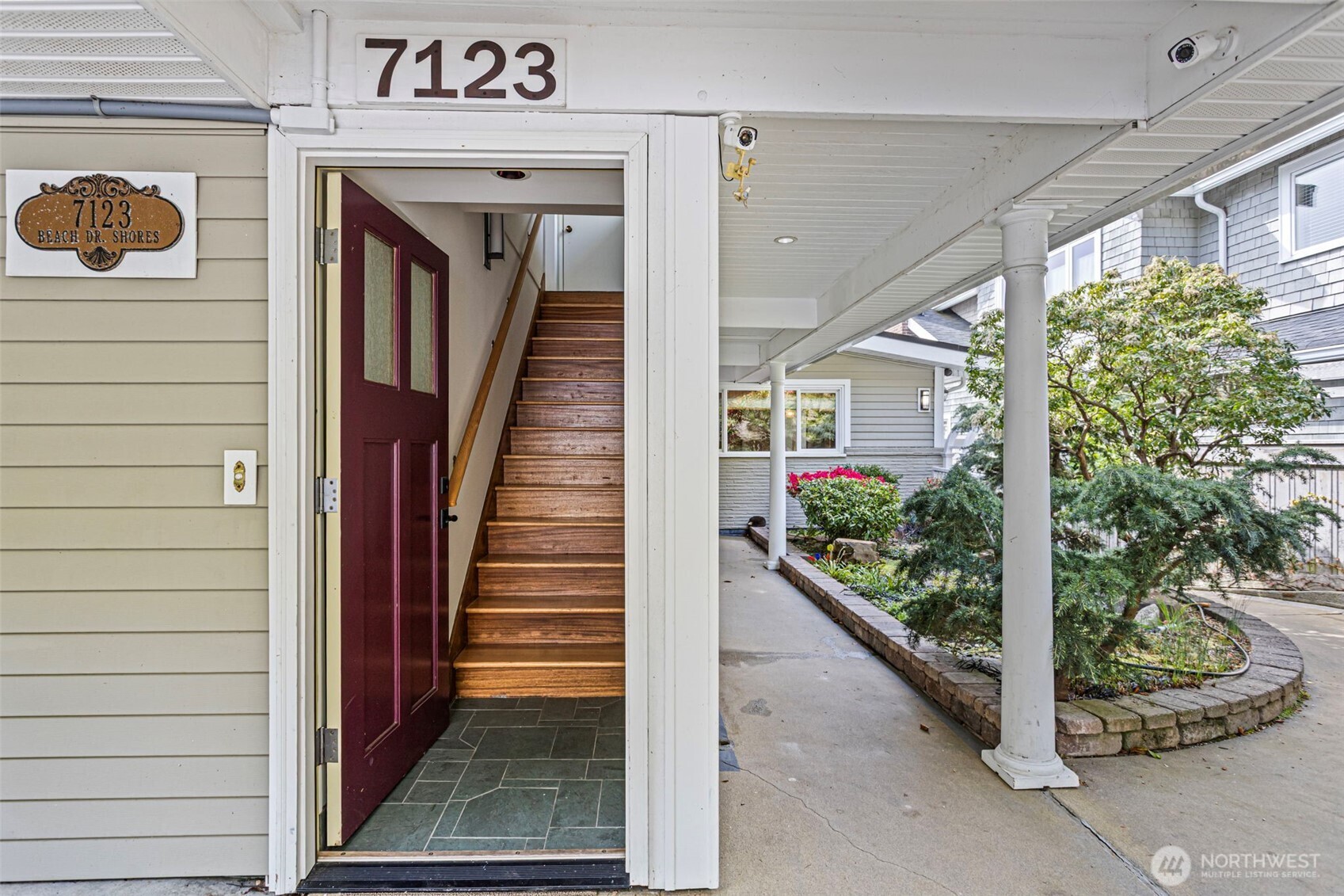 7125 & 7123 Beach Drive SW, Seattle, WA 98136-2077