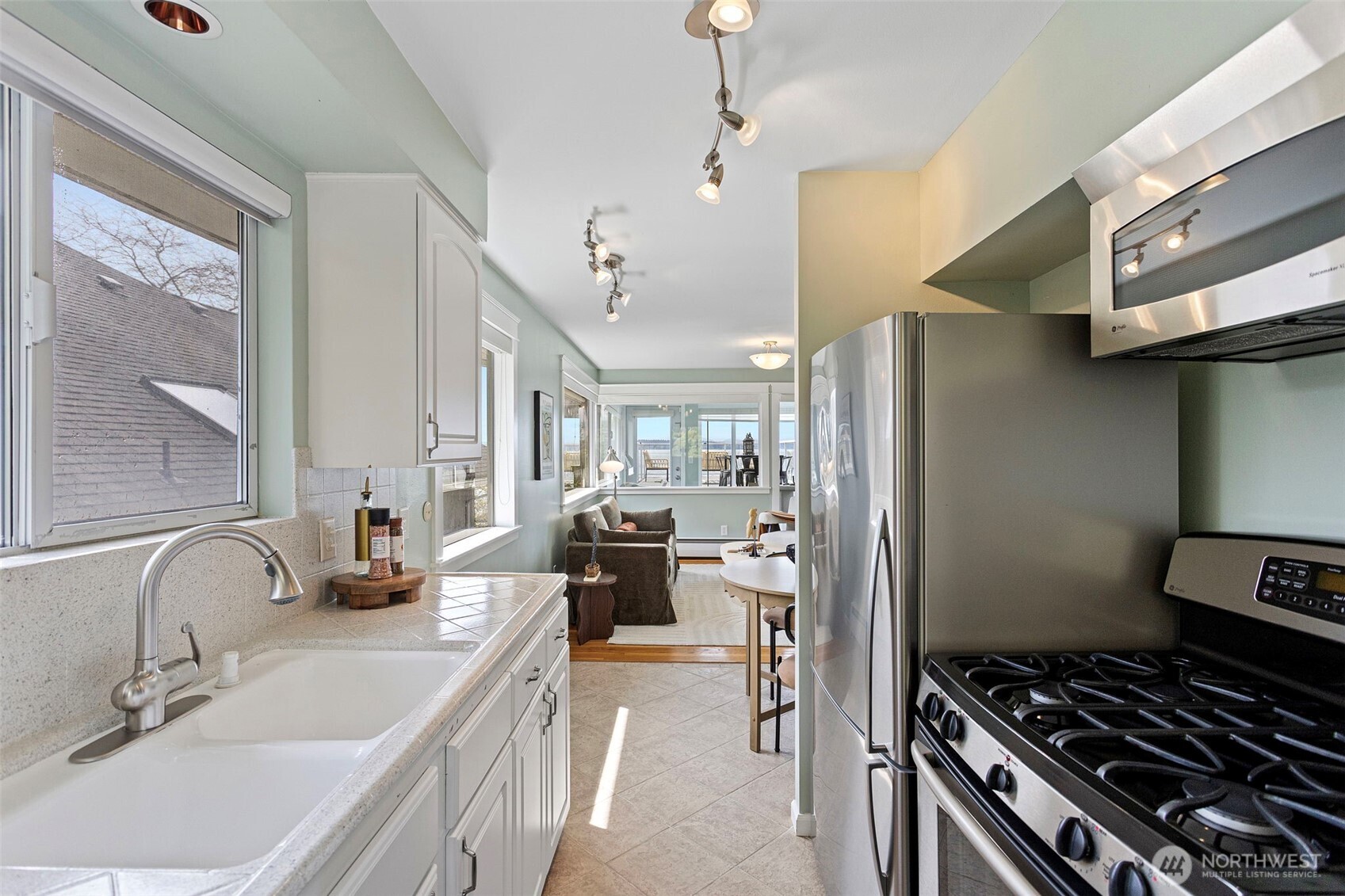 7125 & 7123 Beach Drive SW, Seattle, WA 98136-2077
