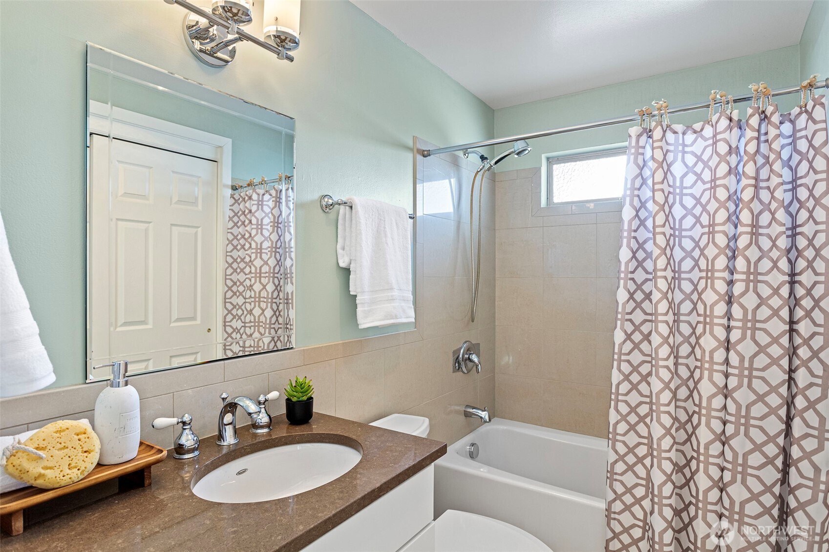 7125 & 7123 Beach Drive SW, Seattle, WA 98136-2077