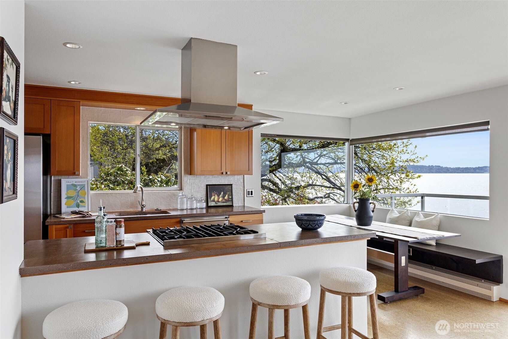7125 Beach Drive SW, Seattle, WA 98136-2077