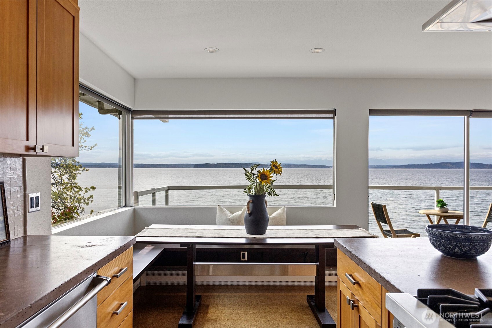 7125 Beach Drive SW, Seattle, WA 98136-2077