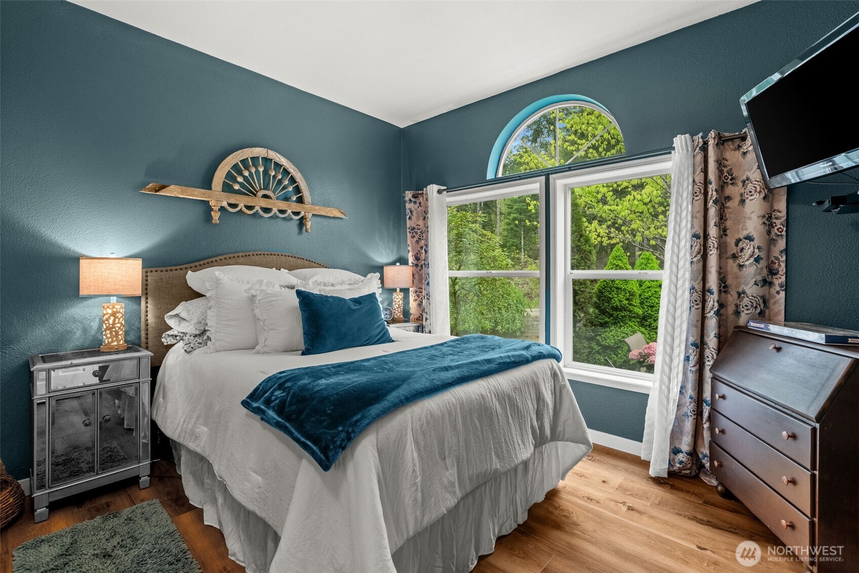 1998 NW Luoto Road , Poulsbo, WA 98370