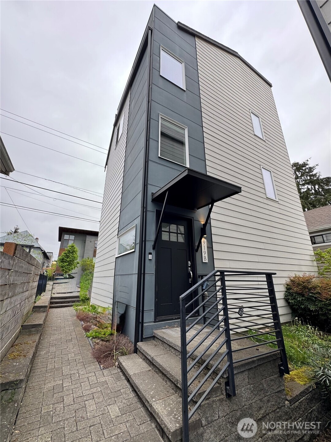 919 N 103rd Street #B, Seattle, WA 98133