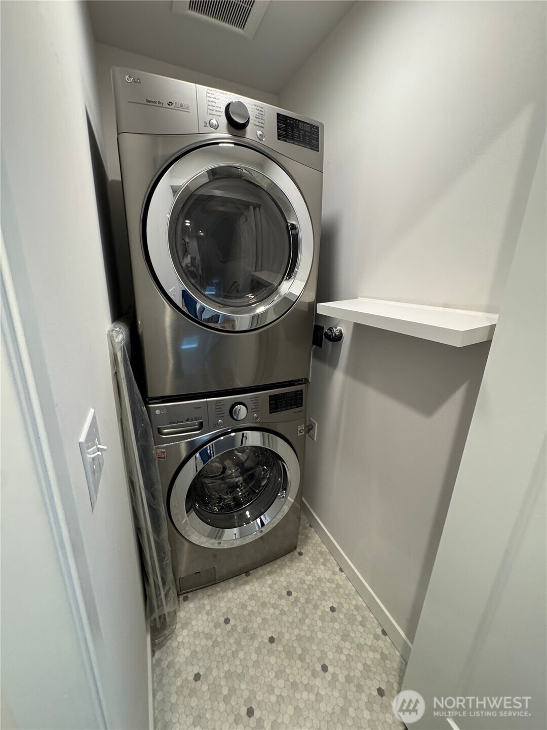 919 N 103rd Street #B, Seattle, WA 98133