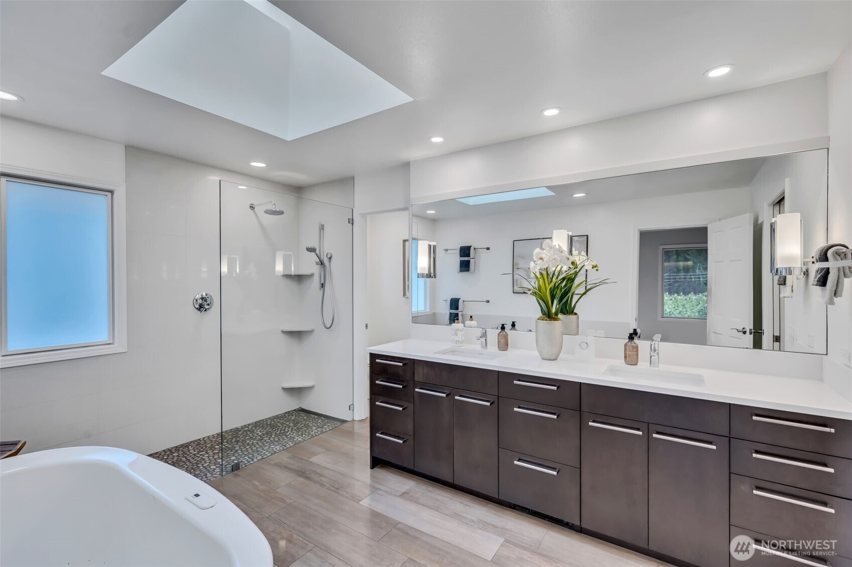 8402 SE 53rd Place , Mercer Island, WA 98040