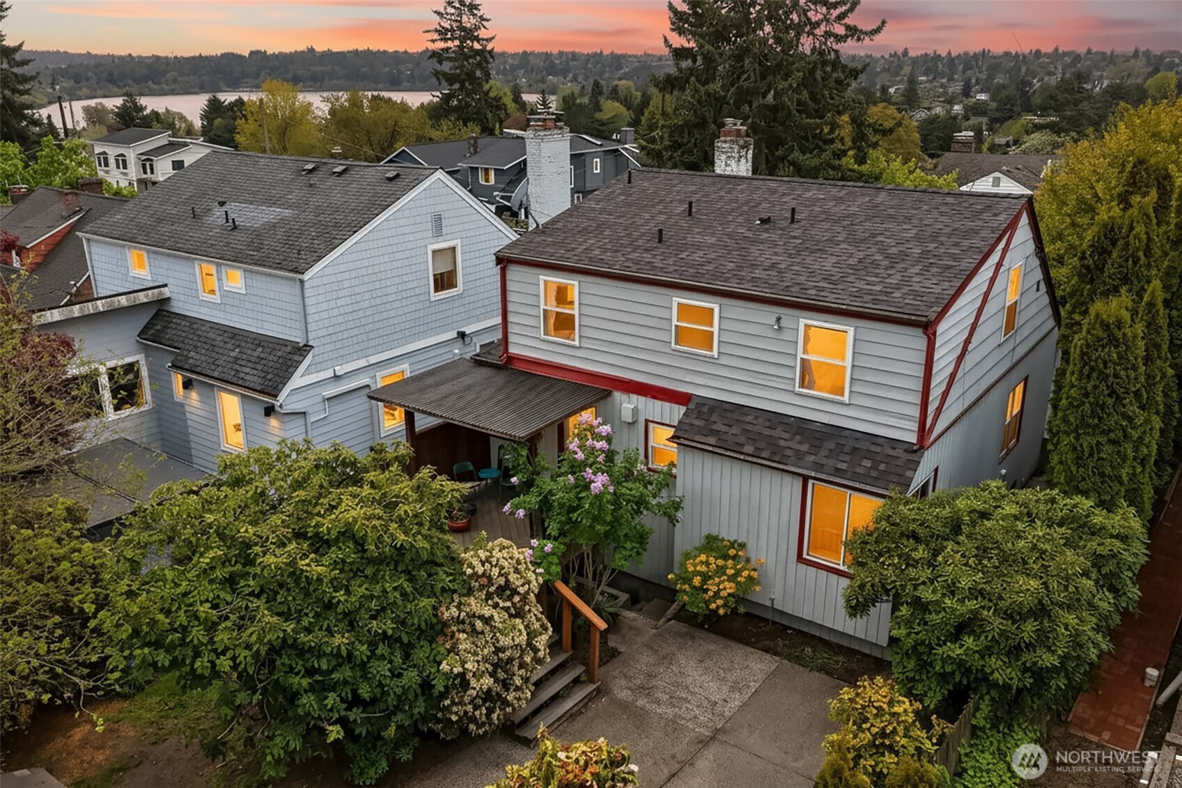 8218 Latona Avenue NE, Seattle, WA 98115