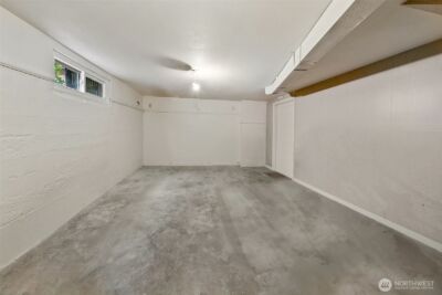 8218 Latona Avenue NE, Seattle, WA 98115 - Photo 16