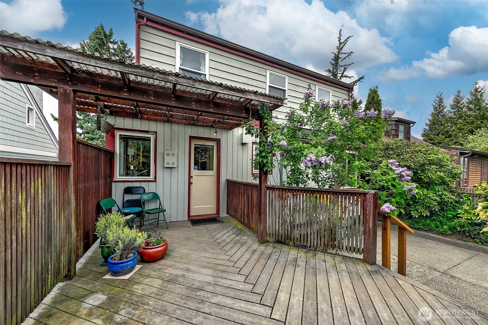 8218 Latona Avenue NE, Seattle, WA 98115
