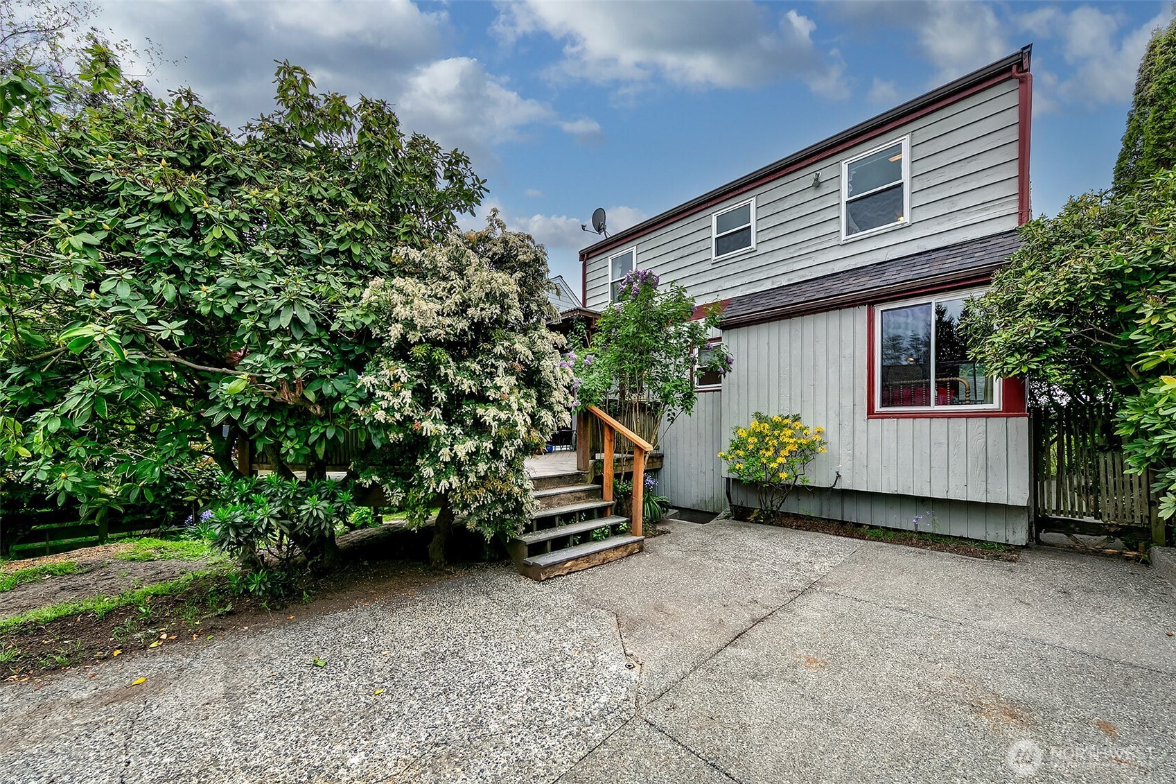 8218 Latona Avenue NE, Seattle, WA 98115