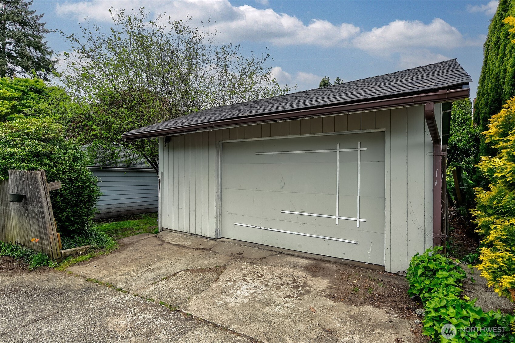 8218 Latona Avenue NE, Seattle, WA 98115
