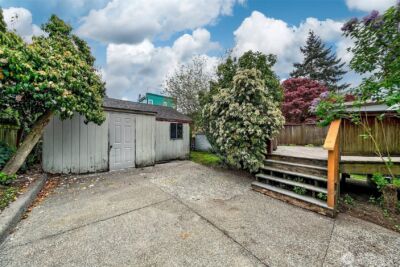8218 Latona Avenue NE, Seattle, WA 98115 - Photo 25