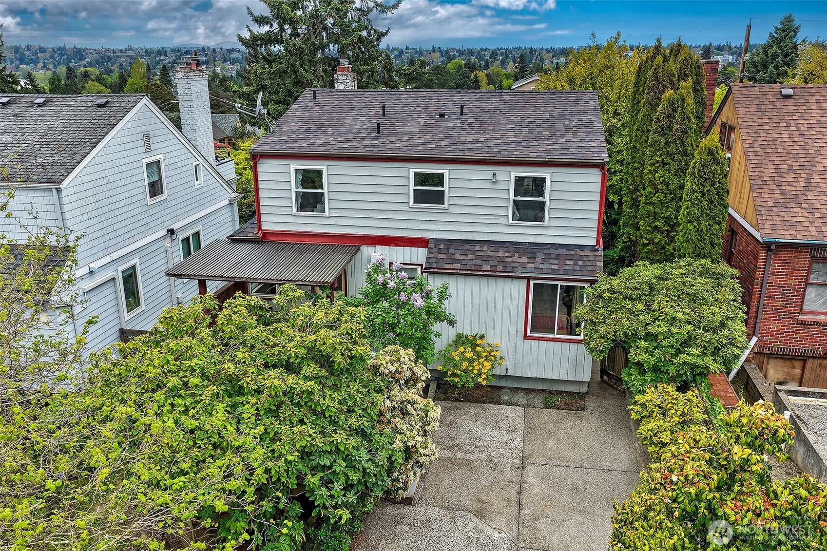 8218 Latona Avenue NE, Seattle, WA 98115