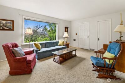 8218 Latona Avenue NE, Seattle, WA 98115 - Photo 4