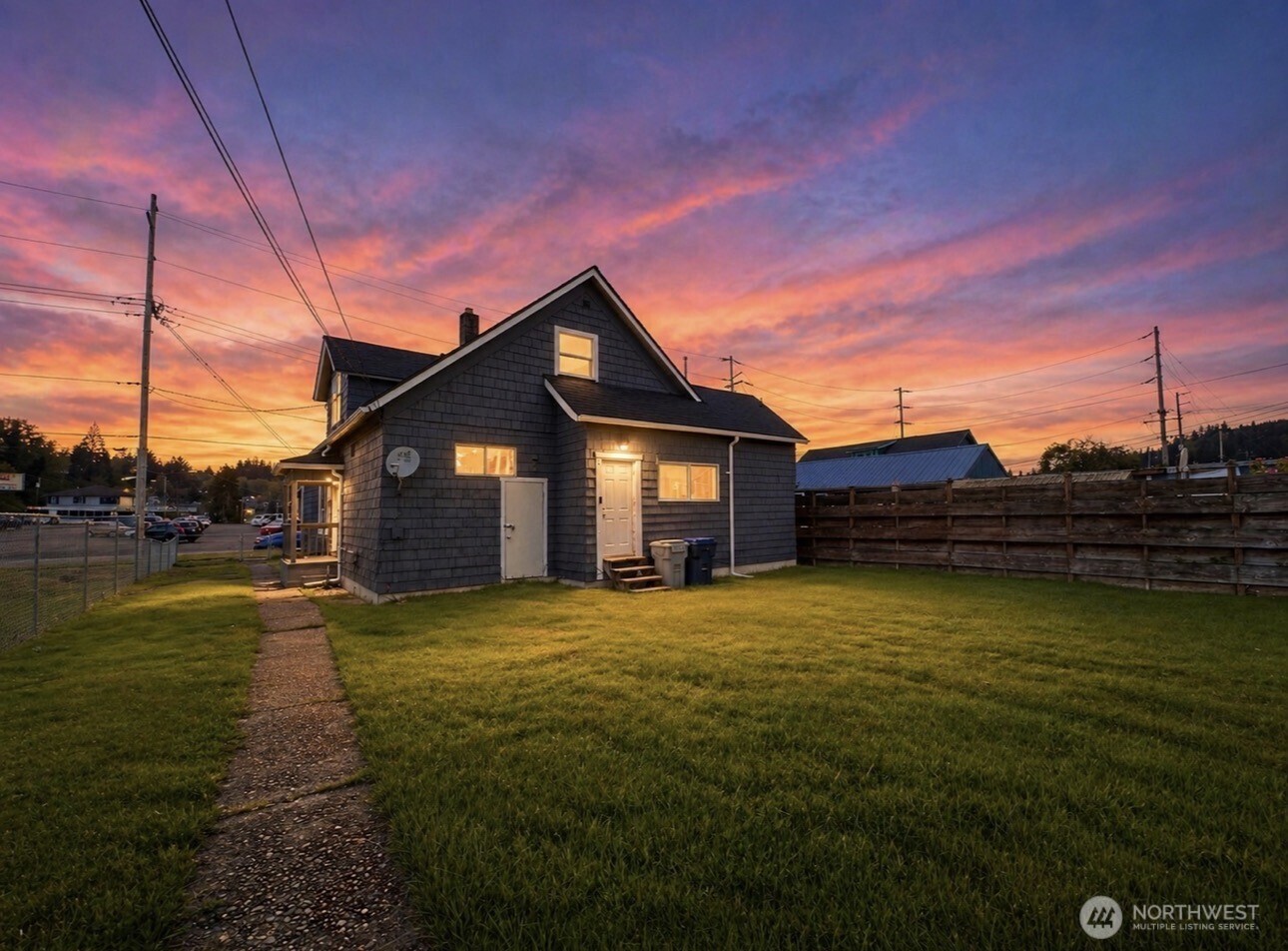 909 E 2nd Street , Aberdeen, WA 98520