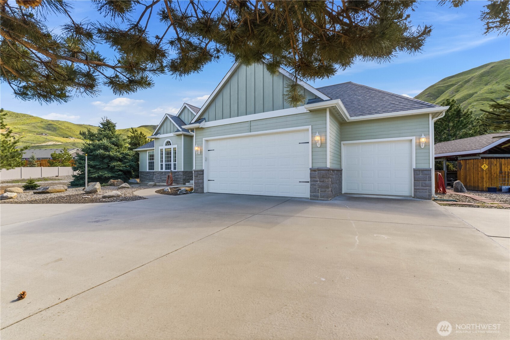 308 Kray Ike Court , Wenatchee, WA 98801