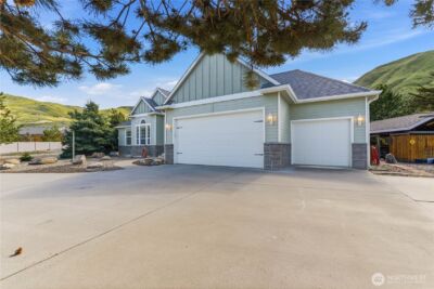 308 Kray Ike Court , Wenatchee, WA 98801 - Photo 3