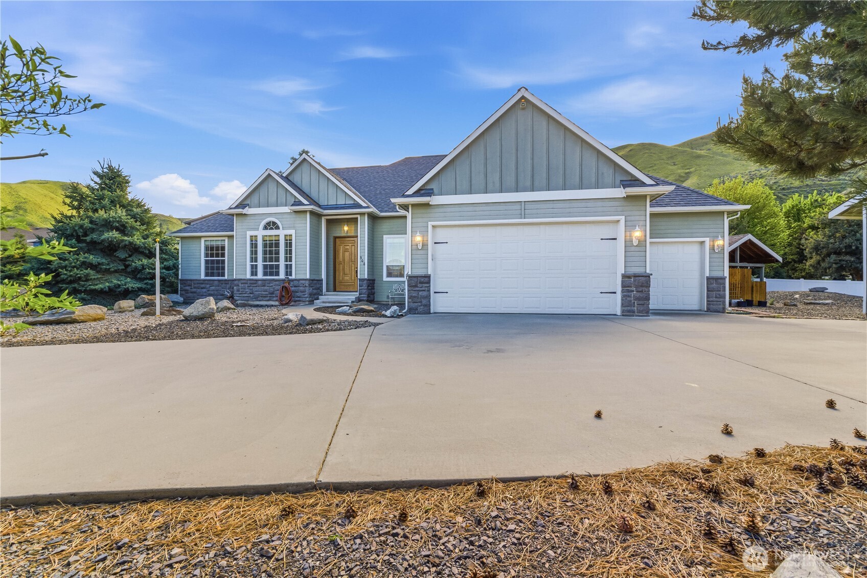 308 Kray Ike Court , Wenatchee, WA 98801