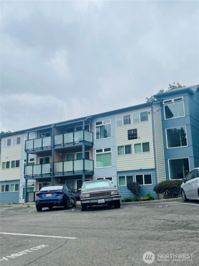 15154 65th Avenue S #911, Tukwila, WA 98188 - Photo 2