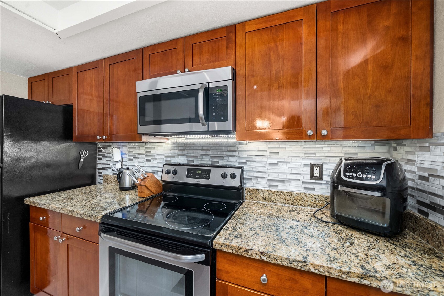 23613 112th Avenue SE #J202, Kent, WA 98031