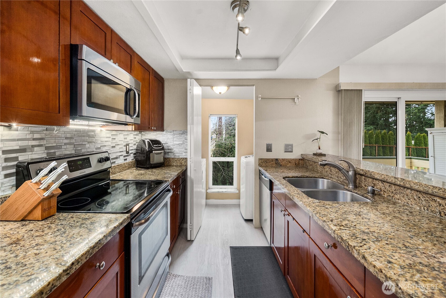 23613 112th Avenue SE #J202, Kent, WA 98031