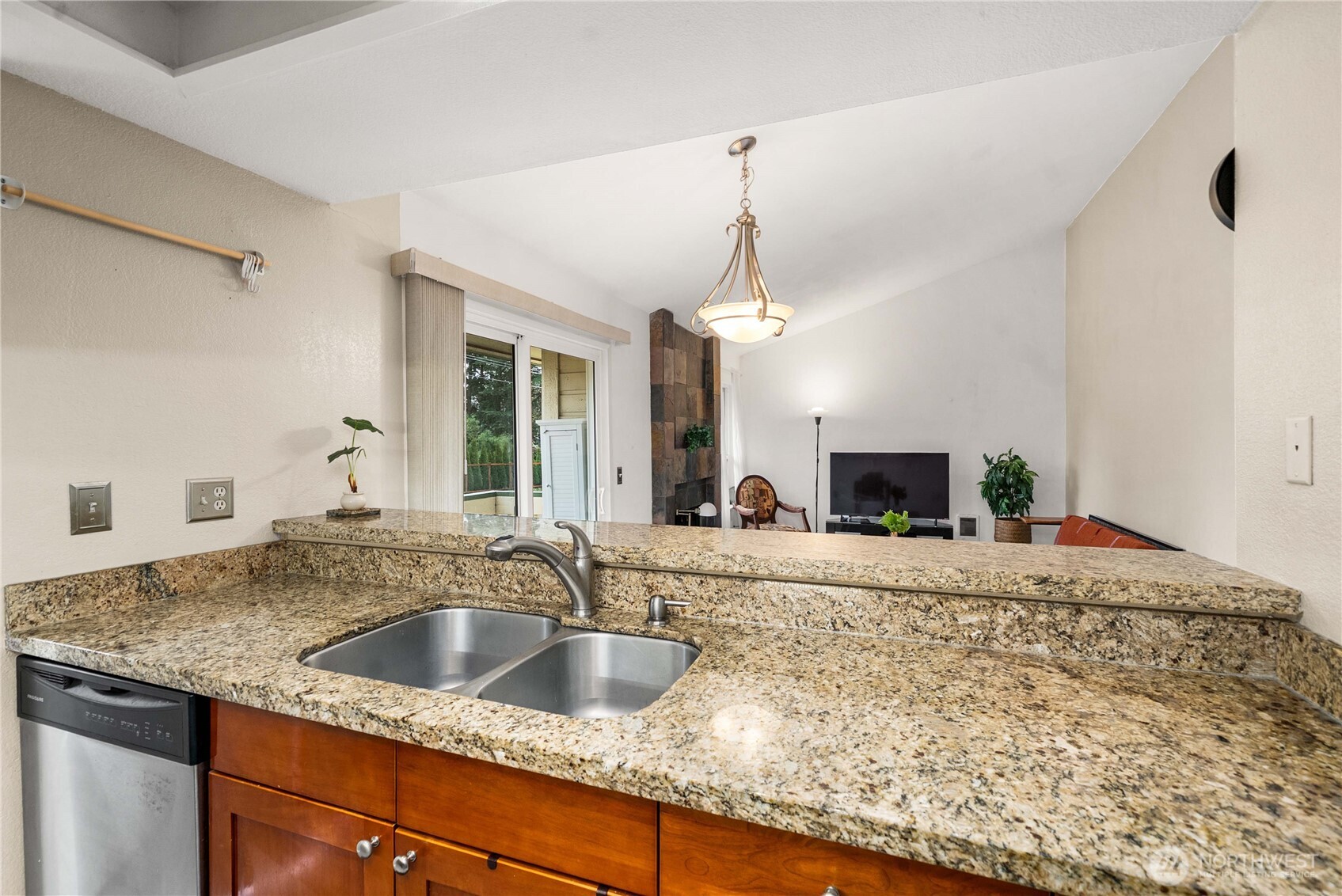 23613 112th Avenue SE #J202, Kent, WA 98031