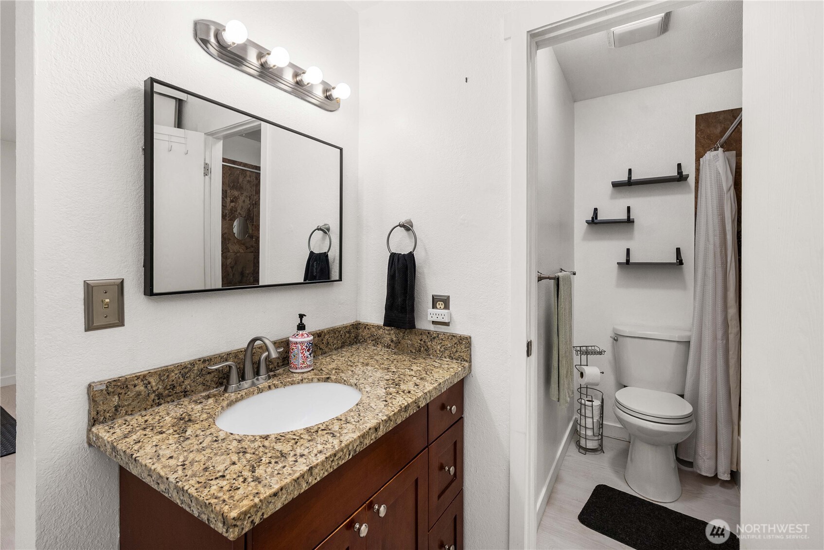 23613 112th Avenue SE #J202, Kent, WA 98031