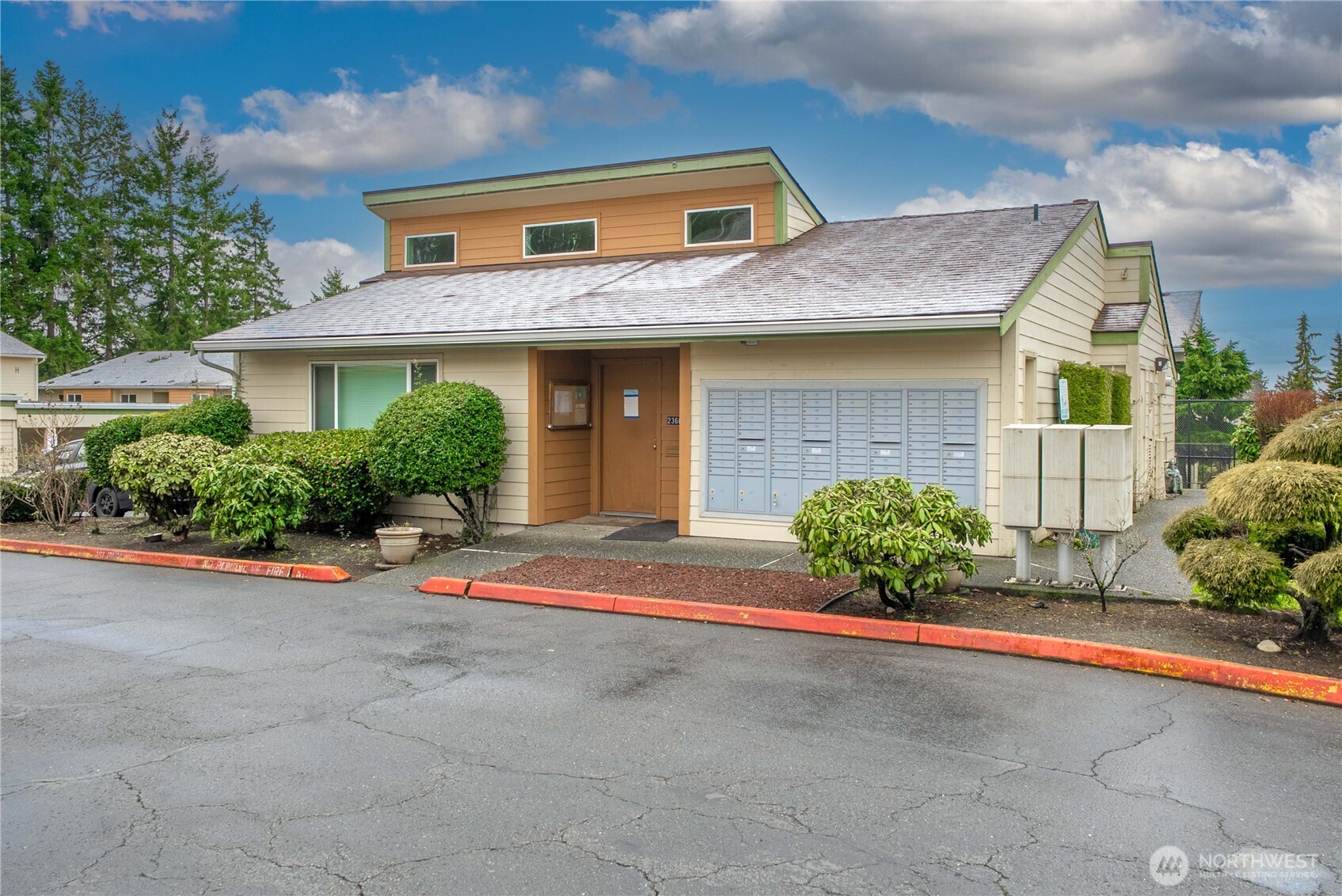 23613 112th Avenue SE #J202, Kent, WA 98031