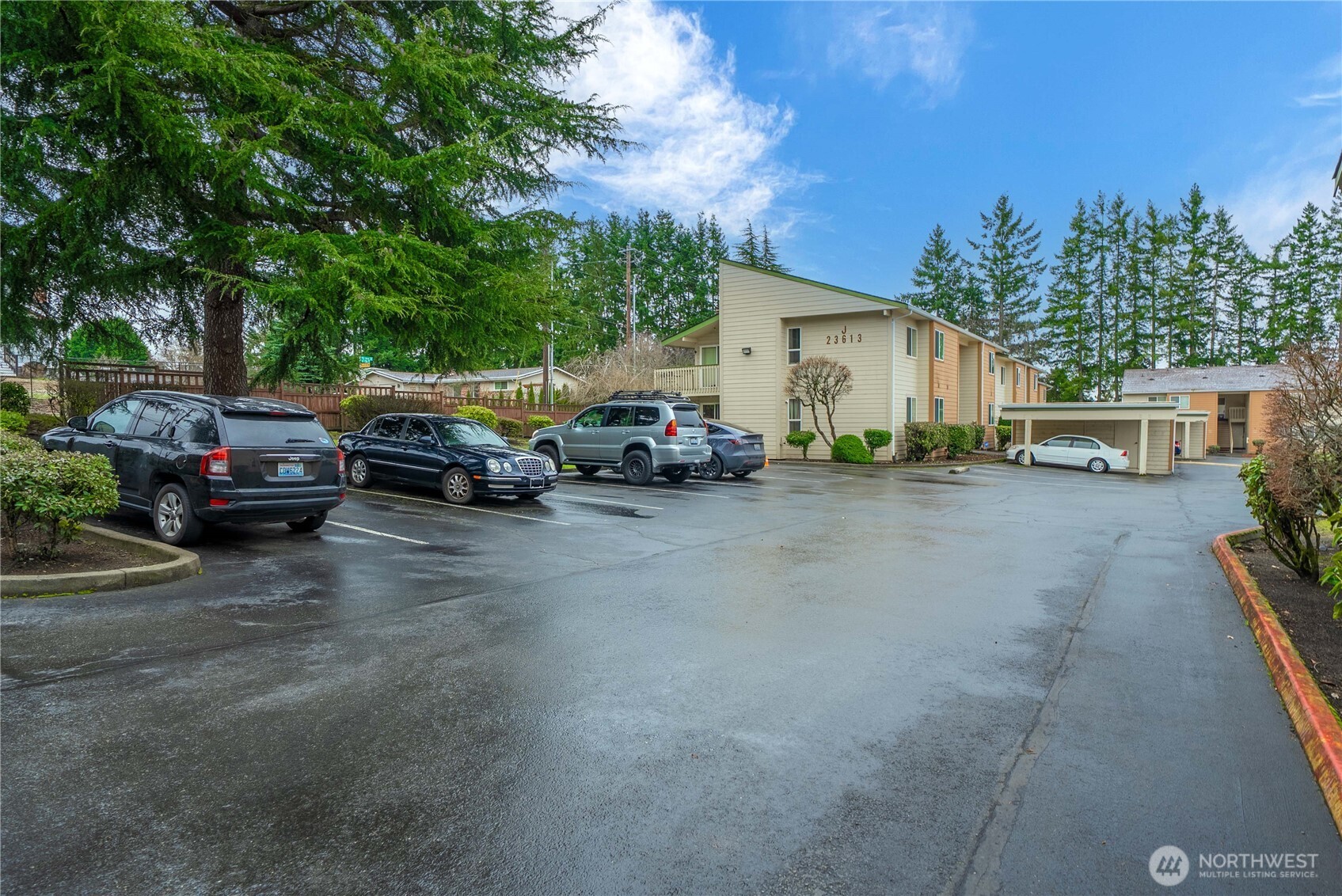 23613 112th Avenue SE #J202, Kent, WA 98031