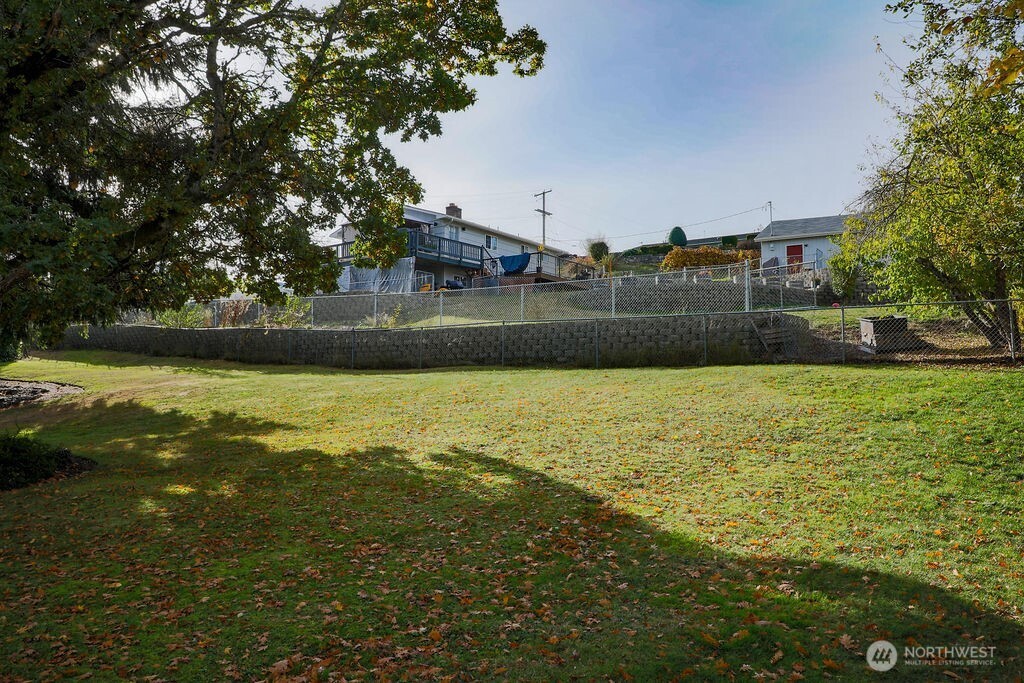 1111 NW Lowell Street , Silverdale, WA 98383