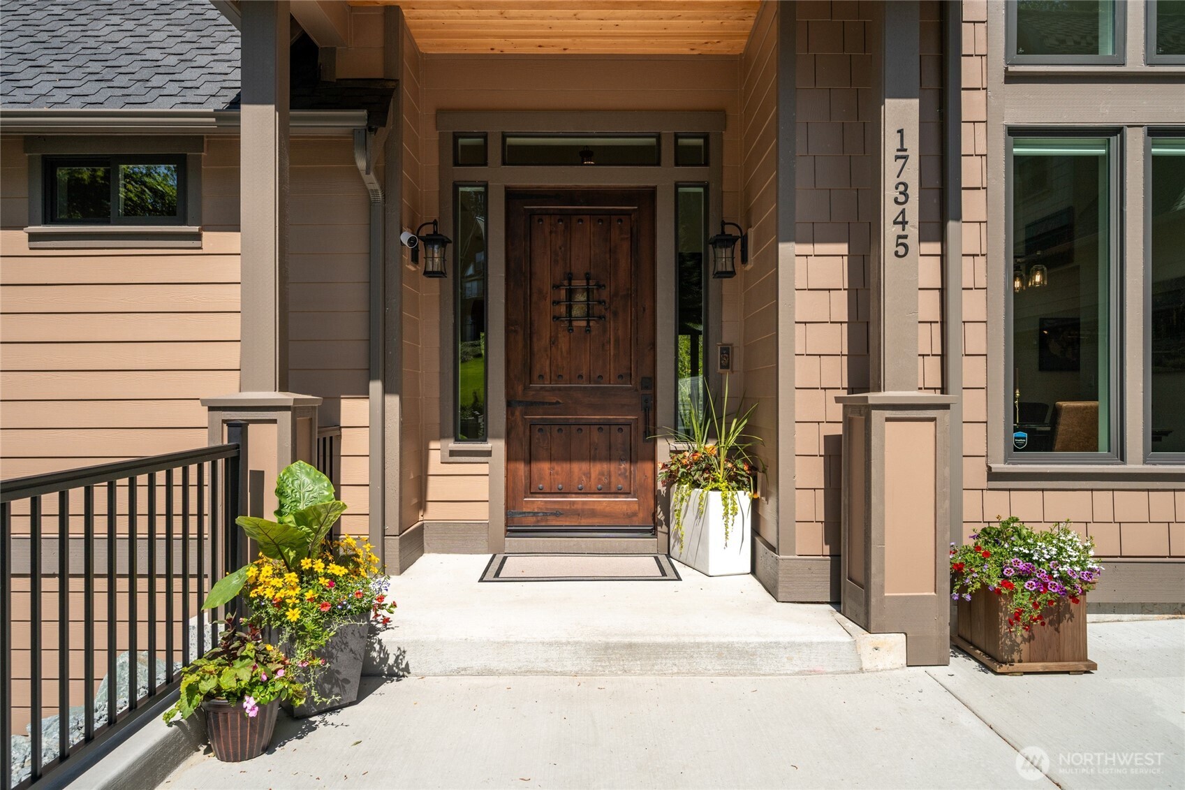 17345 Olympic Pl , Mount Vernon, WA 98274