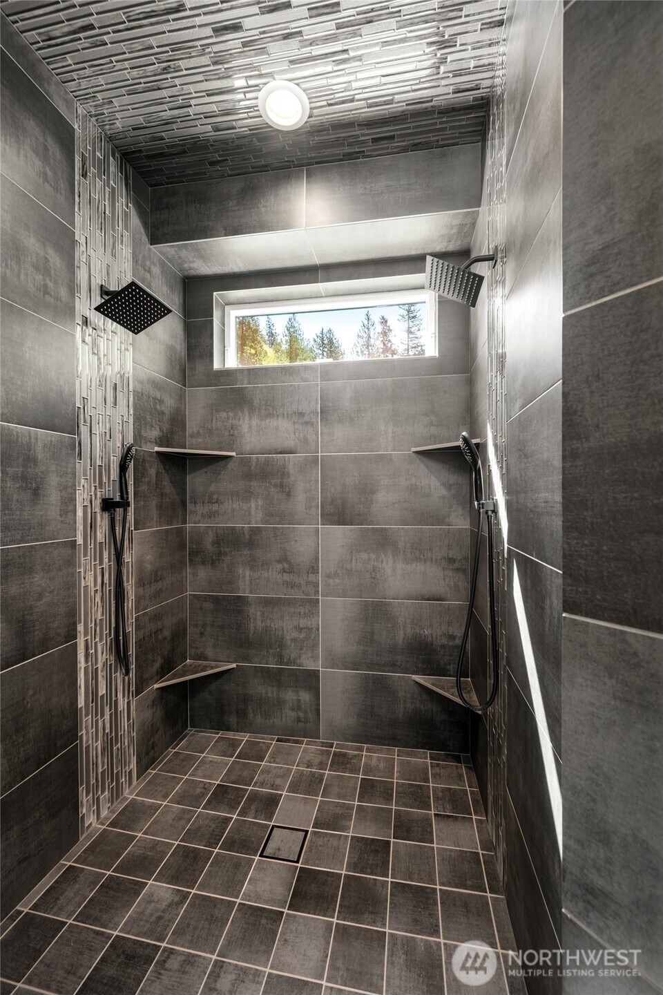 17345 Olympic Pl , Mount Vernon, WA 98274