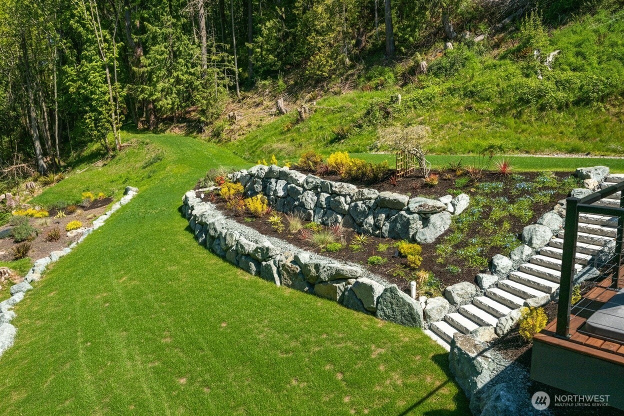 17345 Olympic Pl , Mount Vernon, WA 98274