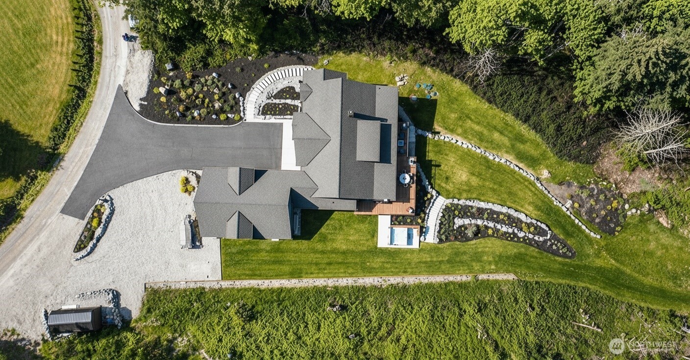 17345 Olympic Pl , Mount Vernon, WA 98274