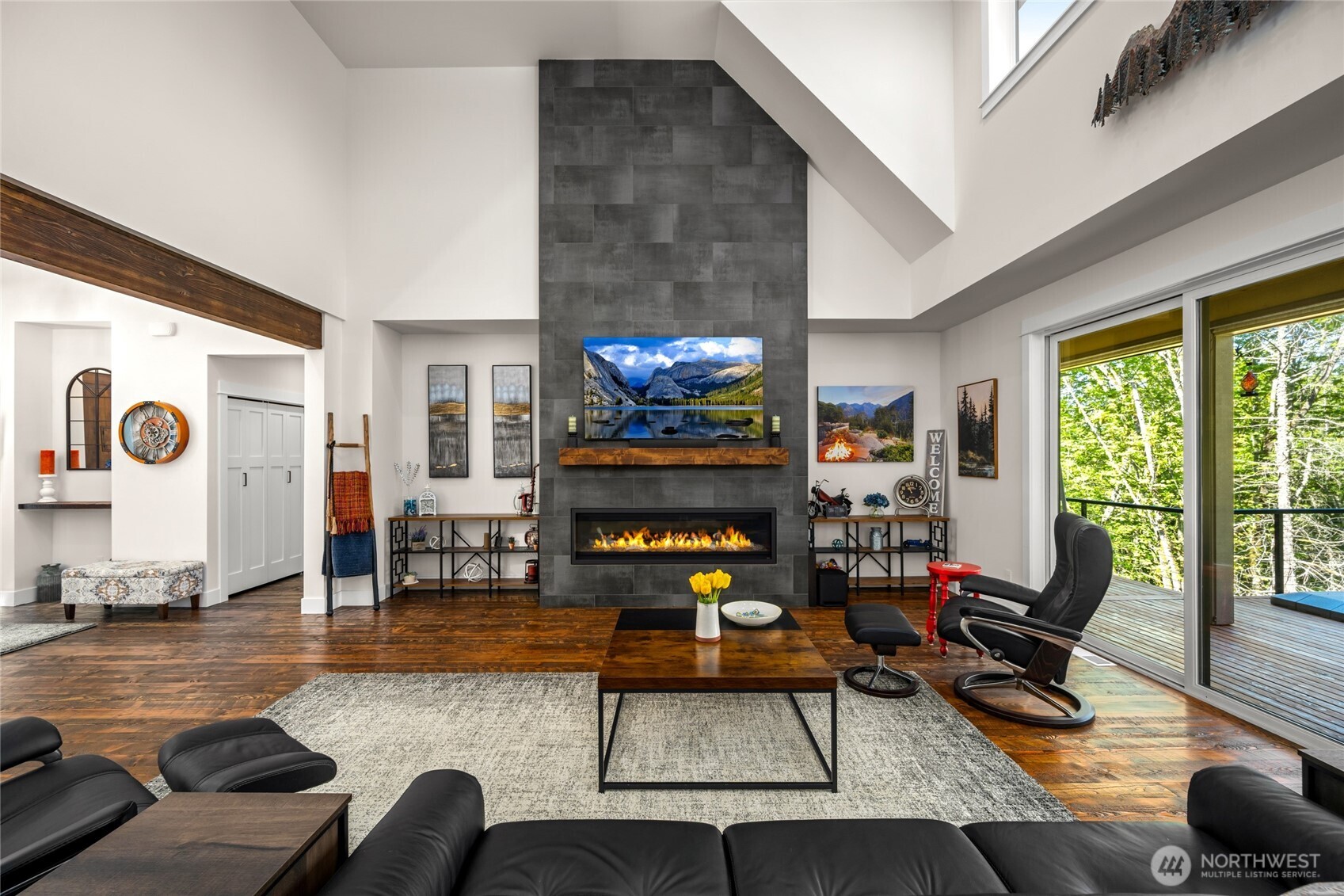 17345 Olympic Pl , Mount Vernon, WA 98274