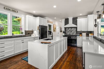 17345 Olympic Pl , Mount Vernon, WA 98274 - Photo 9