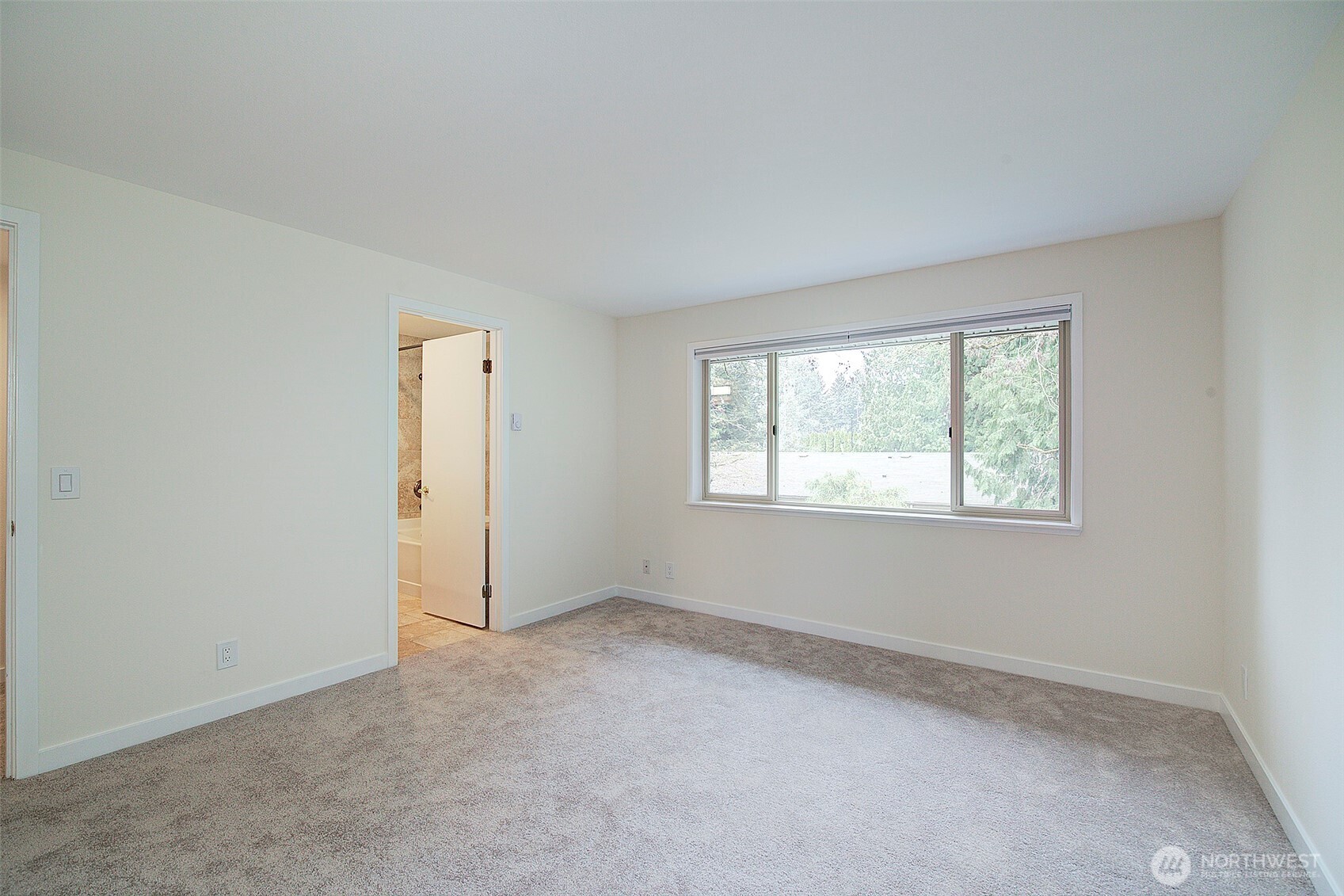 10248 NE 138th Place #B3, Kirkland, WA 98034