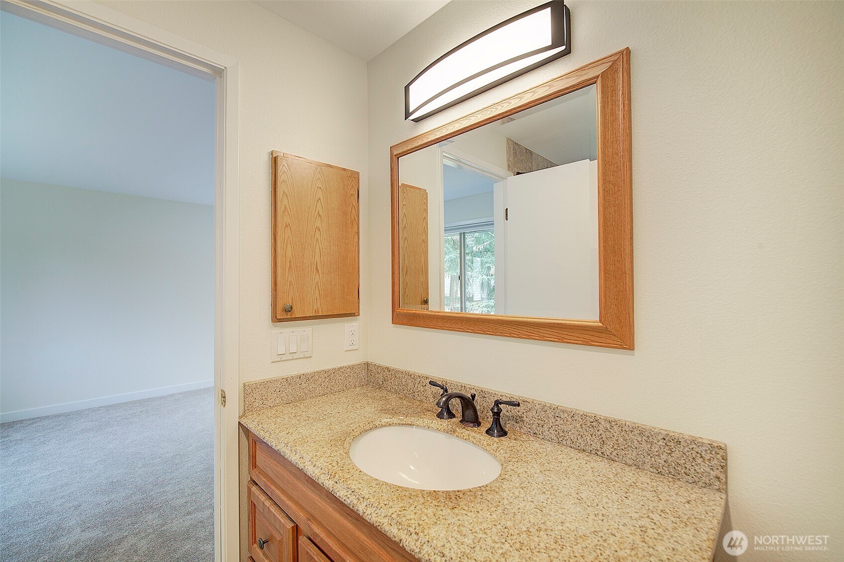 10248 NE 138th Place #B3, Kirkland, WA 98034