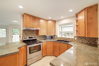10248 NE 138th Place #B3, Kirkland, WA 98034 - Photo 8