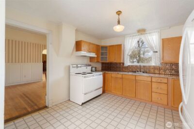 726 E Street , Centralia, WA 98531 - Photo 9