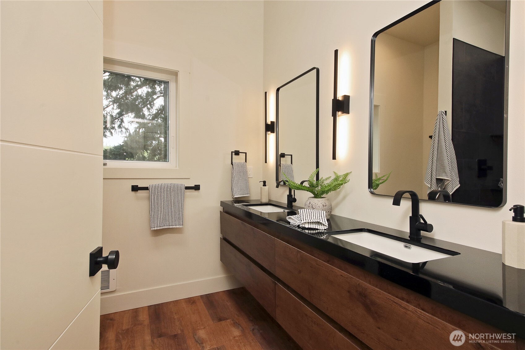 5639 Morningtown Place , Freeland, WA 98249