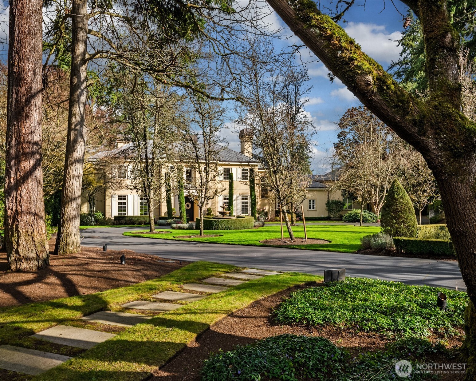 2010 79th Avenue NE, Medina, WA 98039