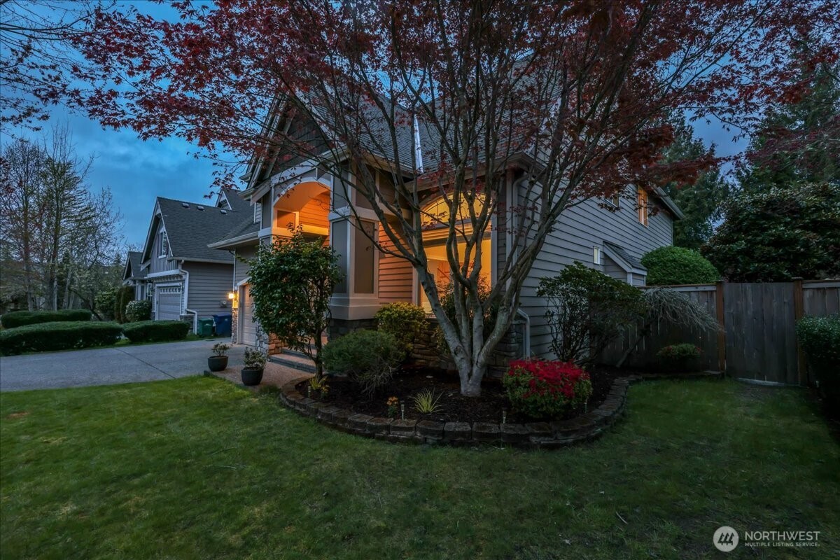 11526 160th Court NE, Redmond, WA 98052-2635