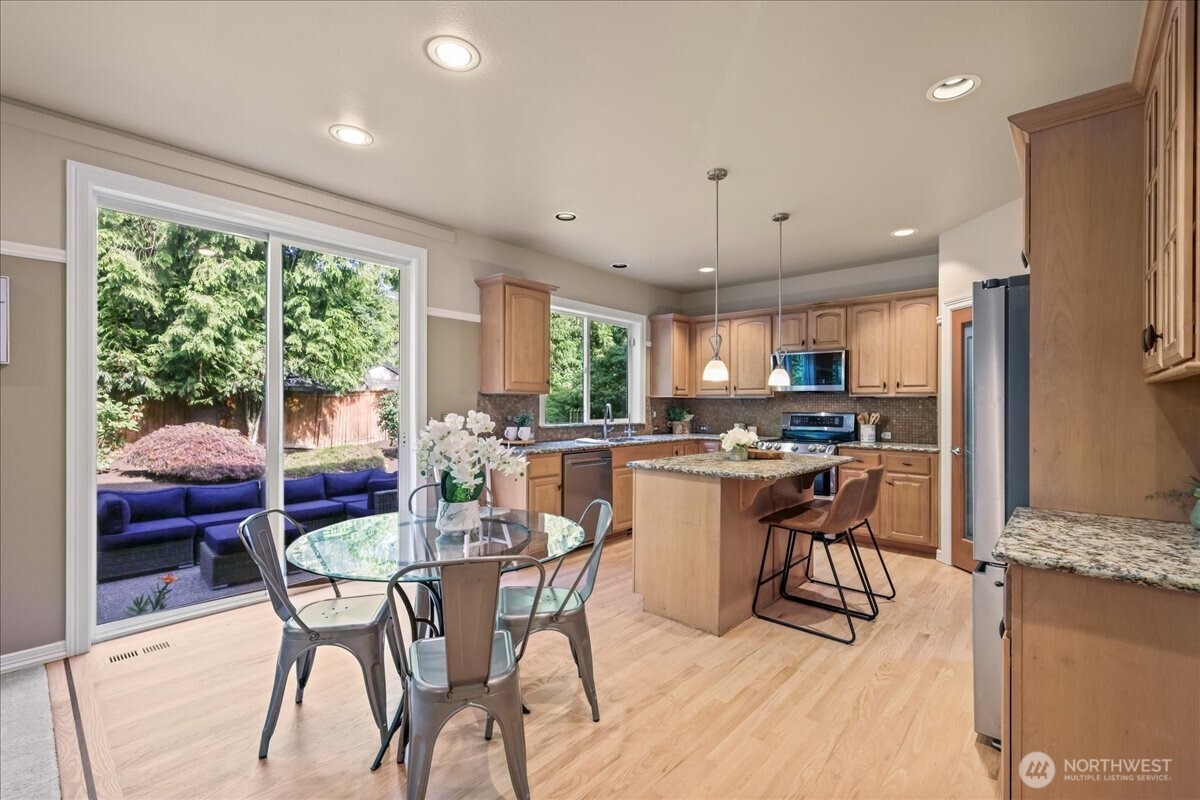 11526 160th Court NE, Redmond, WA 98052-2635