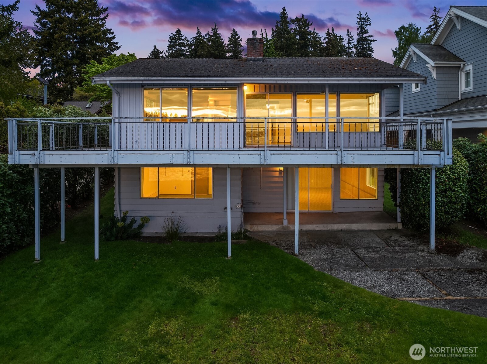 1811 1/2 10th Street W, Kirkland, WA 98033