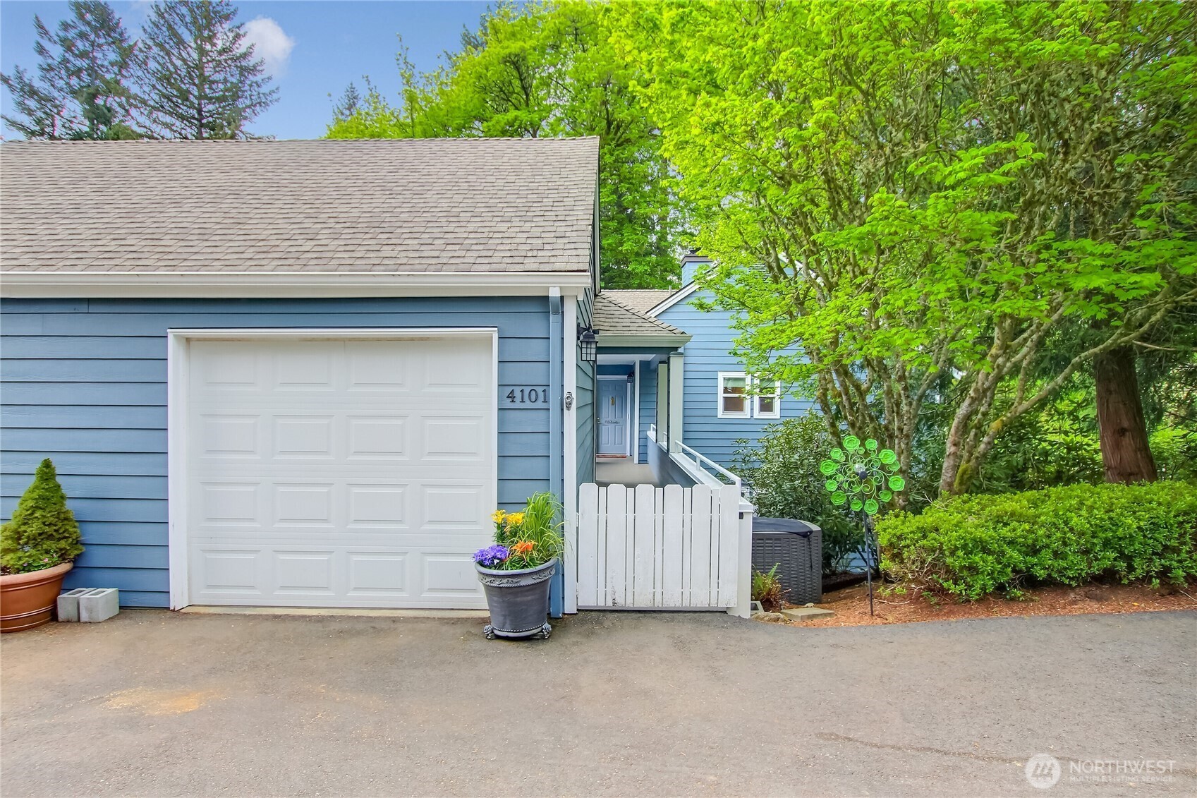 4101 220th Place SE #2053, Issaquah, WA 98029-9273