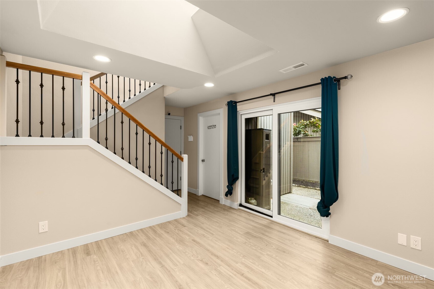 14226 NE 2nd Place #65, Bellevue, WA 98007